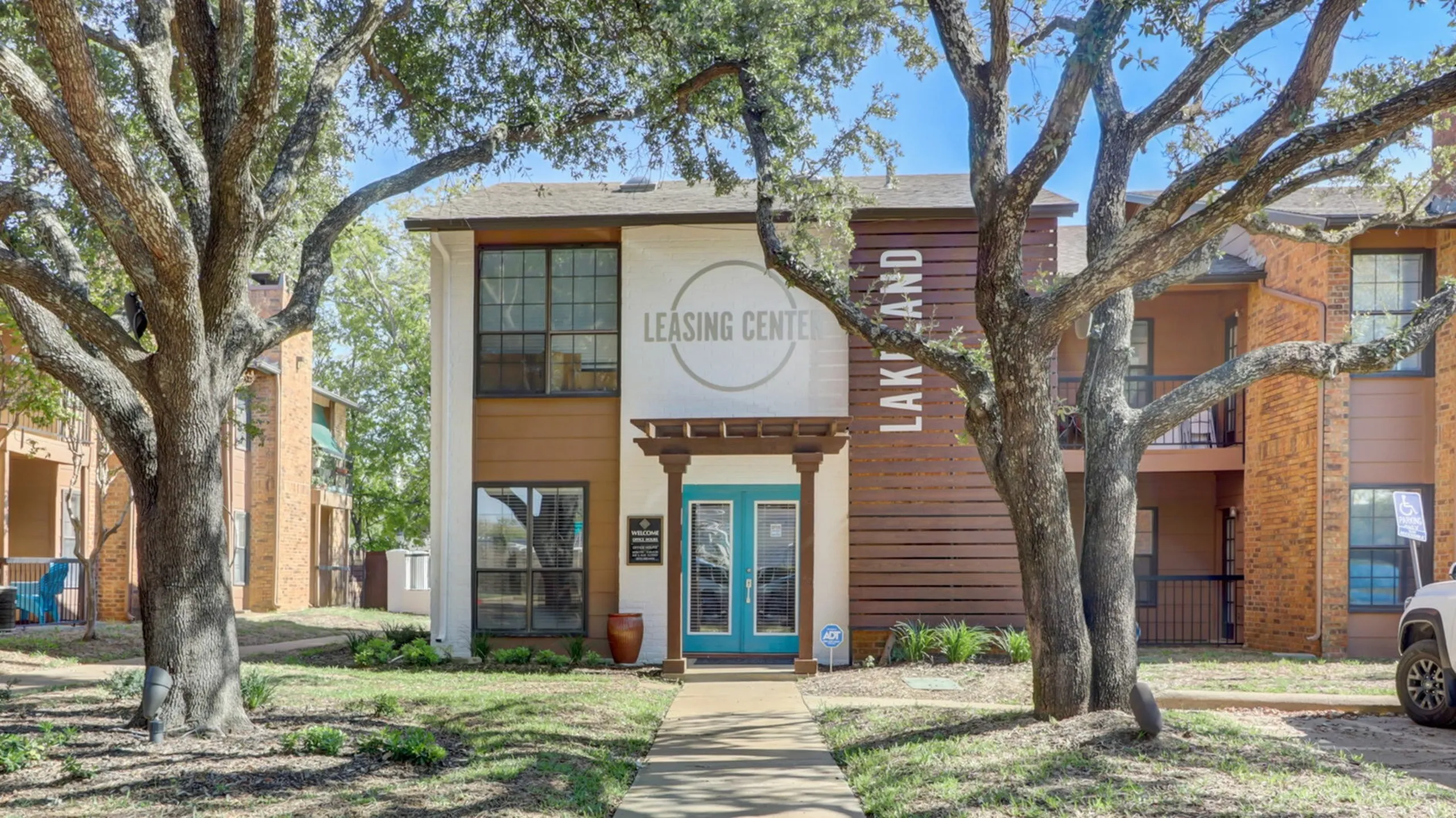 Lakeland Apartments